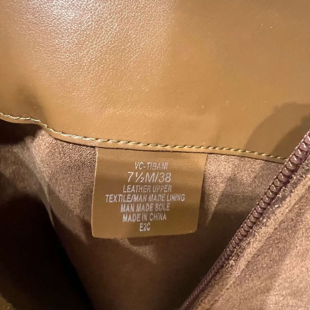 Vince Camuto - Picture 6 of 6